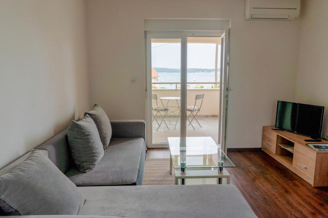 Villa Livi - Luxury Sea View Appartments Medulin Exteriér fotografie